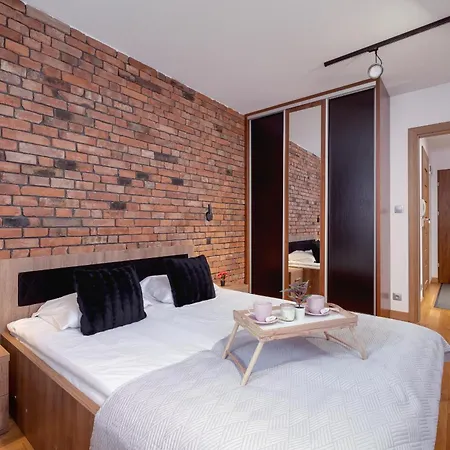 Industrial Apartment Fredry With Parking By Noclegi Renters-3